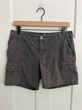 The North Face Gray Cargo Shorts Womens Sz 6 Long Hiking Utility Outdoor Casual